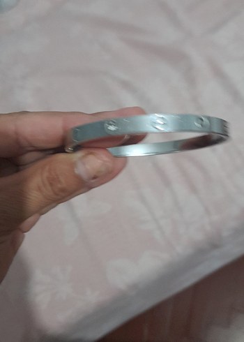 Gri Minimalist Kadın Bileklik