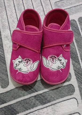 Kız Çocuk Pembe Nakışlı Sıcak Ev Terliği - Görsel 3