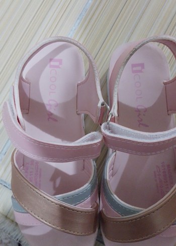 30 Beden pembe Renk Kız Çocuk Pembe Tokalı Sandalet