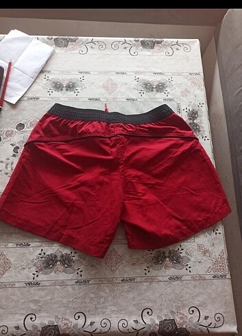 xl Beden Kırmızı renk  fermuarlı deniz şortu xl beden