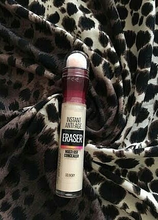 Maybelline eraser kapatıcı 
