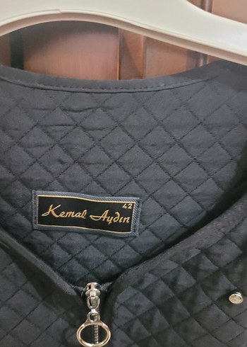 Düğmeli Siyah Nakışlı Midi Yelek - Görsel 3