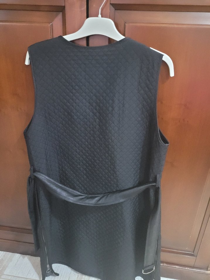 Düğmeli Siyah Nakışlı Midi Yelek - Görsel 2