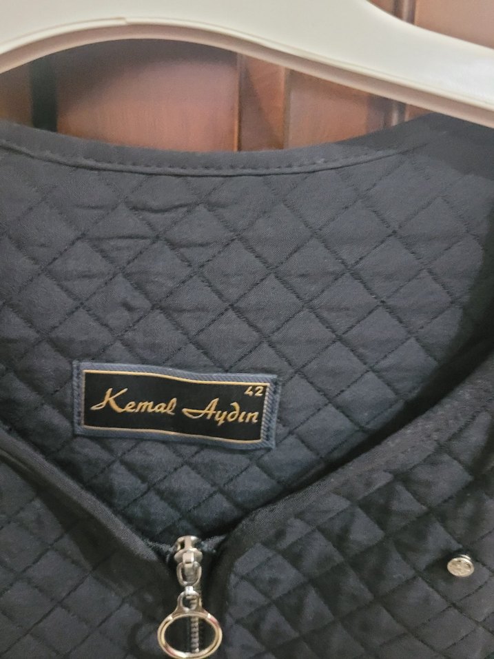 Düğmeli Siyah Nakışlı Midi Yelek - Görsel 3