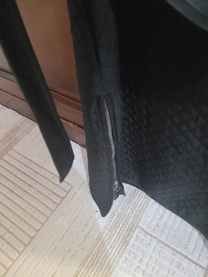 Düğmeli Siyah Nakışlı Midi Yelek - Görsel 4