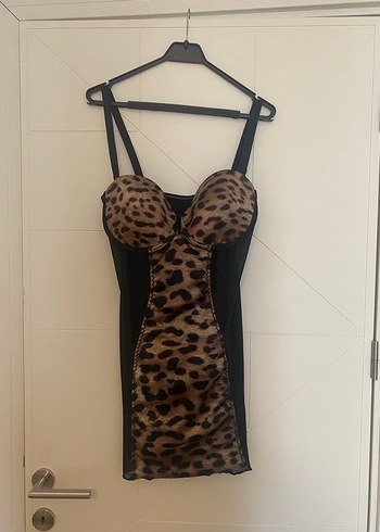 Leopar Desenli Göğüs Destekli Saten Elbise Gecelik - Görsel 5