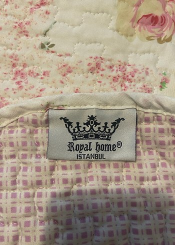 Pembe Çiçekli ve Güllü Yatak Örtüsü ve Yastık Kılıfları - Görsel 4