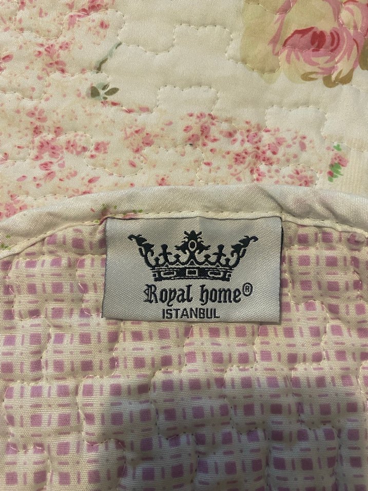 Pembe Çiçekli ve Güllü Yatak Örtüsü ve Yastık Kılıfları - Görsel 4