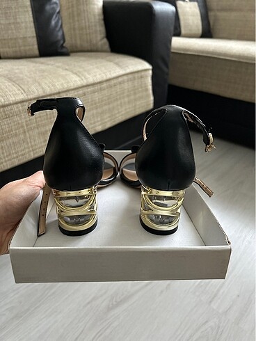 Hakiki Deri Siyah Topuklu Ayakkabı - Görsel 4