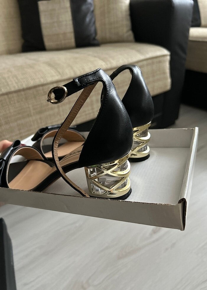 Hakiki Deri Siyah Topuklu Ayakkabı - Görsel 2