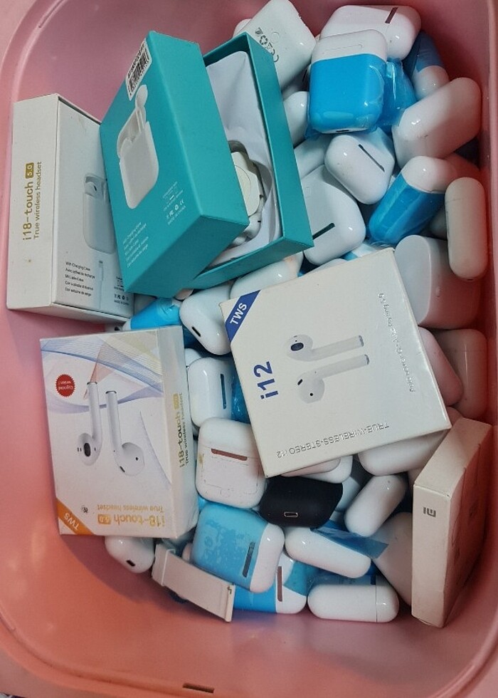 I12 Bluetooth Kulaklık 5 adet pilleri ölü  - Görsel 4