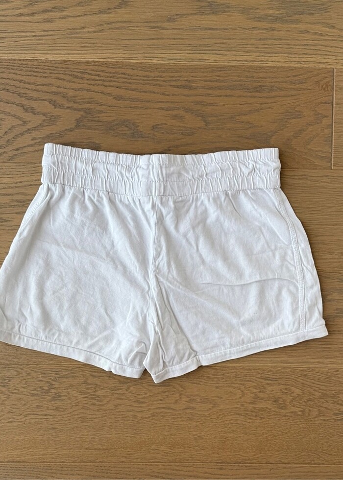 Beyaz kadın şort - Görsel 3
