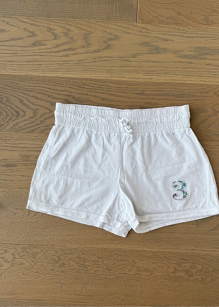 Beyaz kadın şort - Görsel 2