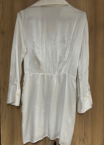 Beyaz Saten V Yakalı Kadın Gömlek - Görsel 3