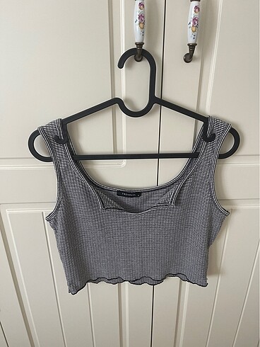 Trendyol medium crop üst