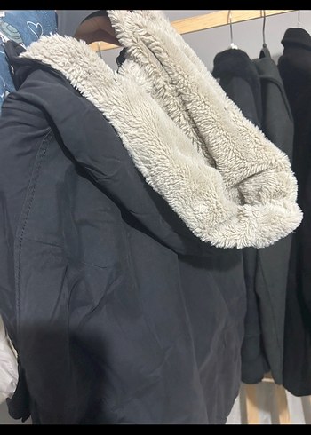 BERSHKA Kürklü Siyah Kadın Ceket - Görsel 4