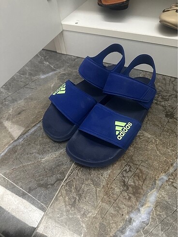 Adidas sandalet