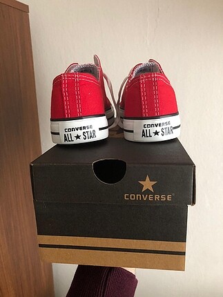 Kırmızı converse
