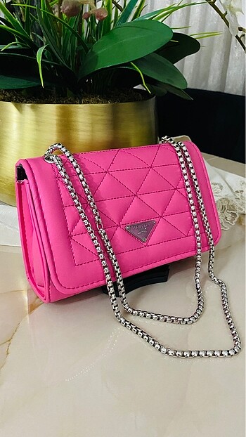 Prada pembe çanta