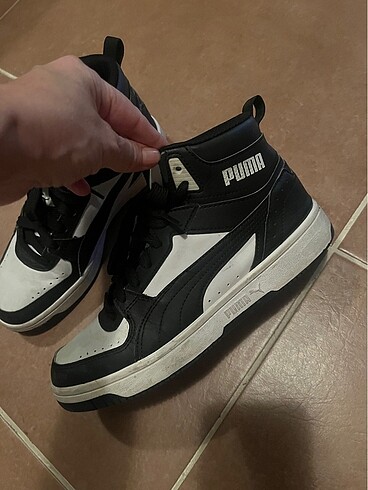 38 Beden siyah Renk Puma ayakkabı