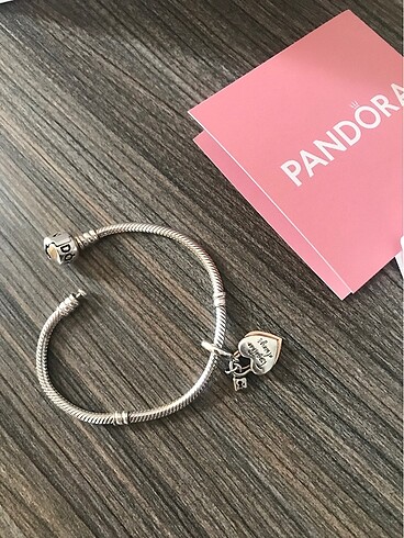 Pandora bileklik + charm