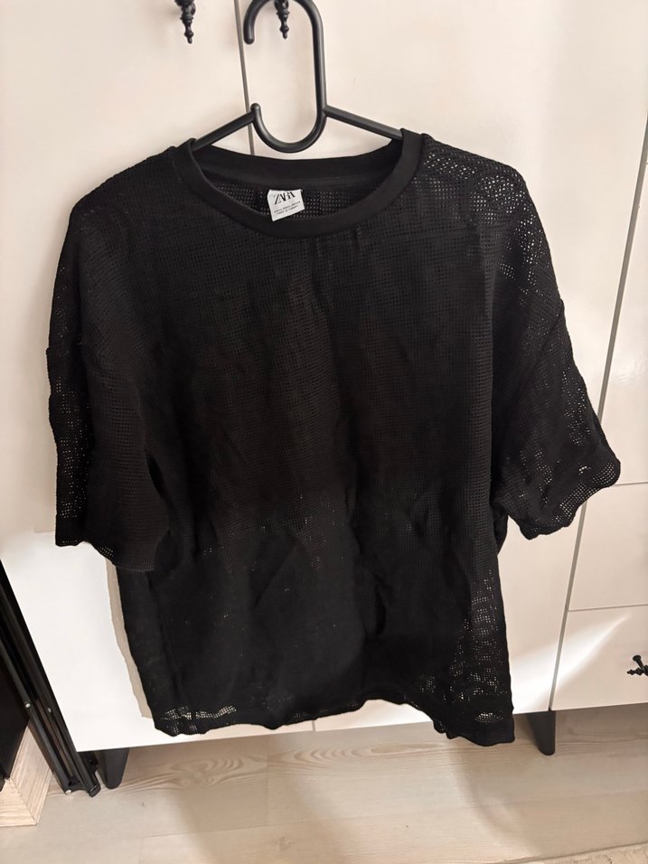 Siyah Dantel Detaylı Keten Tişört - Görsel 2