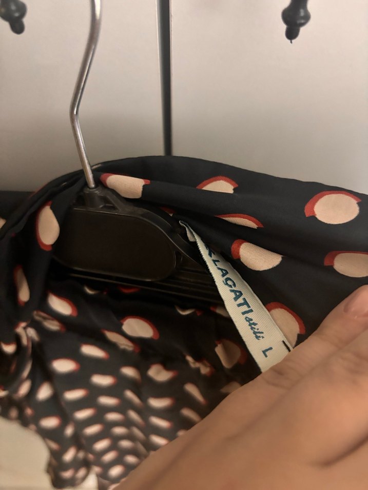 Siyah Puantiyeli Kısa Kollu V Yaka Kadın Pijama Takımı - Görsel 3