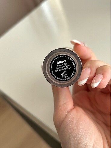  Beden Too faced born this way kapatıcı snow