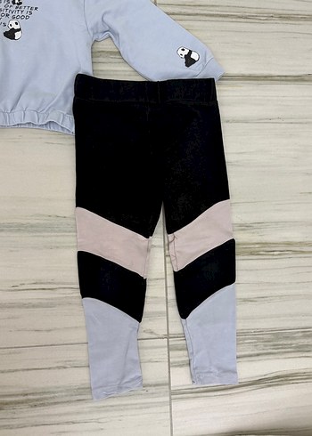 LC Waikiki Kız Çocuk Kapüşonlu Sweatshirt ve Renkli Tayt