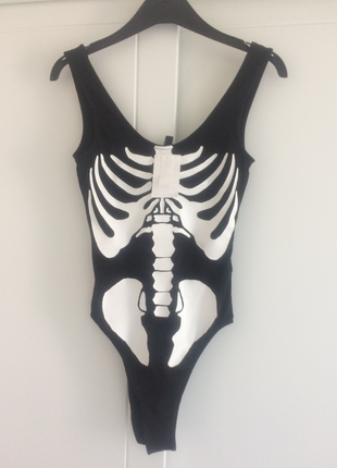 H&M SKELETON BODY