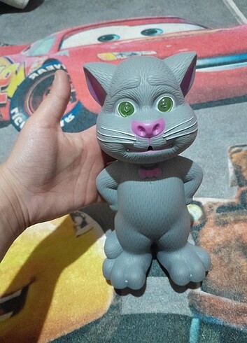 Diğer Konuşan Tom