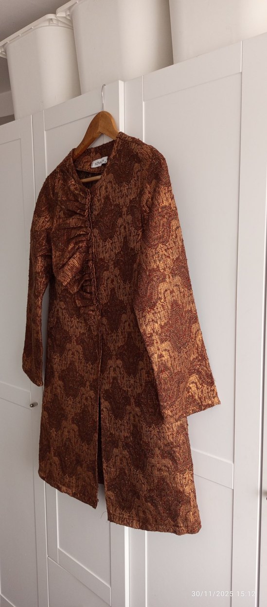 Drapeli Parlak Kahverengi Uzun Kadın Kaban - Görsel 2