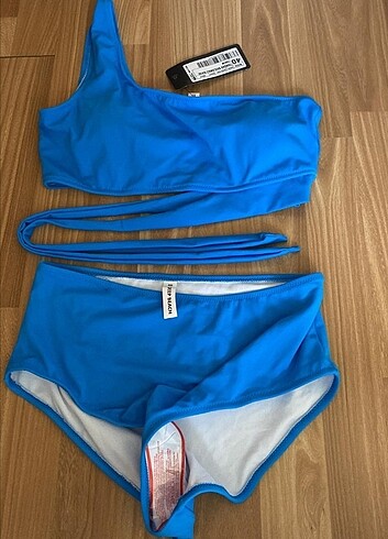 l Beden DEEP BEACH yandan bağlamalı bikini takımı