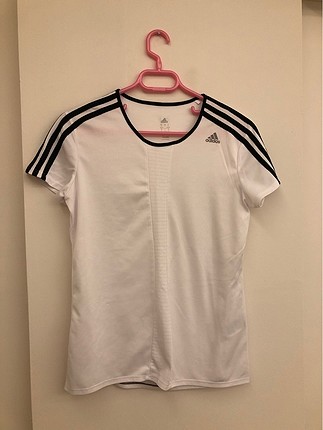 Adidas marka L beden kadın tşört