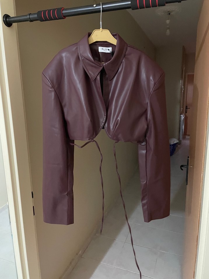 Bordo kısa deri mont - Görsel 3