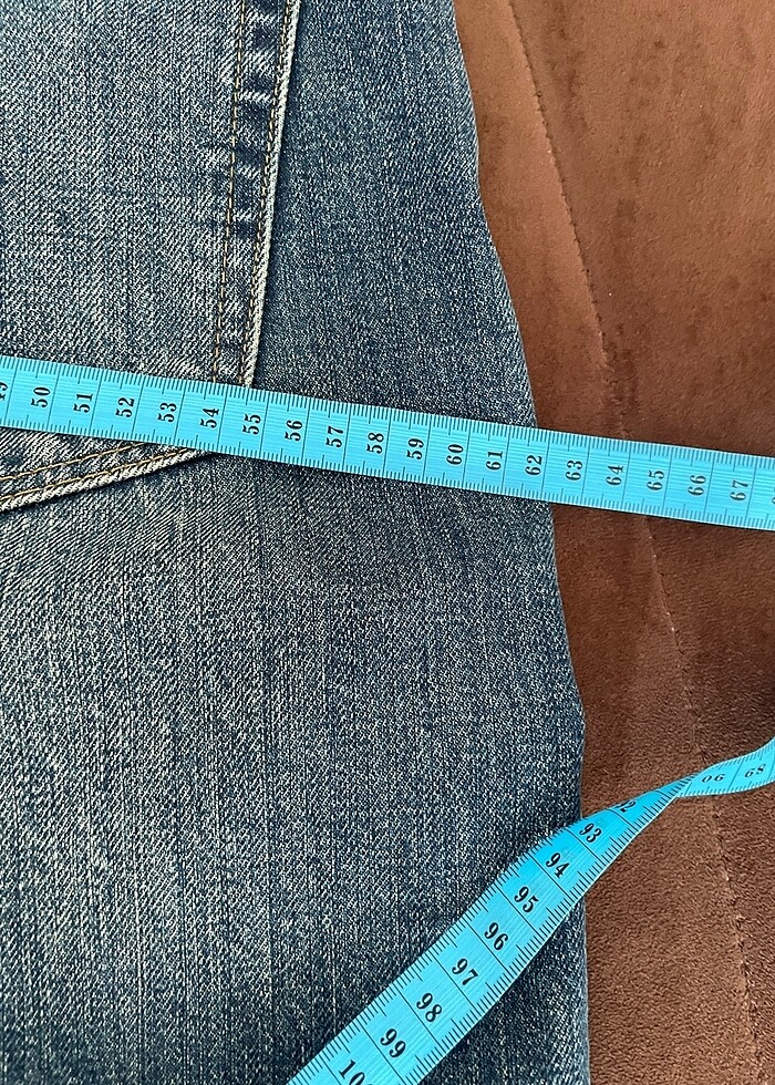 Yırtık jean kot - Görsel 4