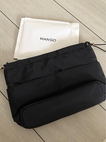  Beden Mango makyaj çantası