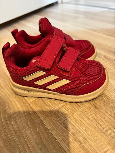 Adidas çocuk spor ayakkabısı