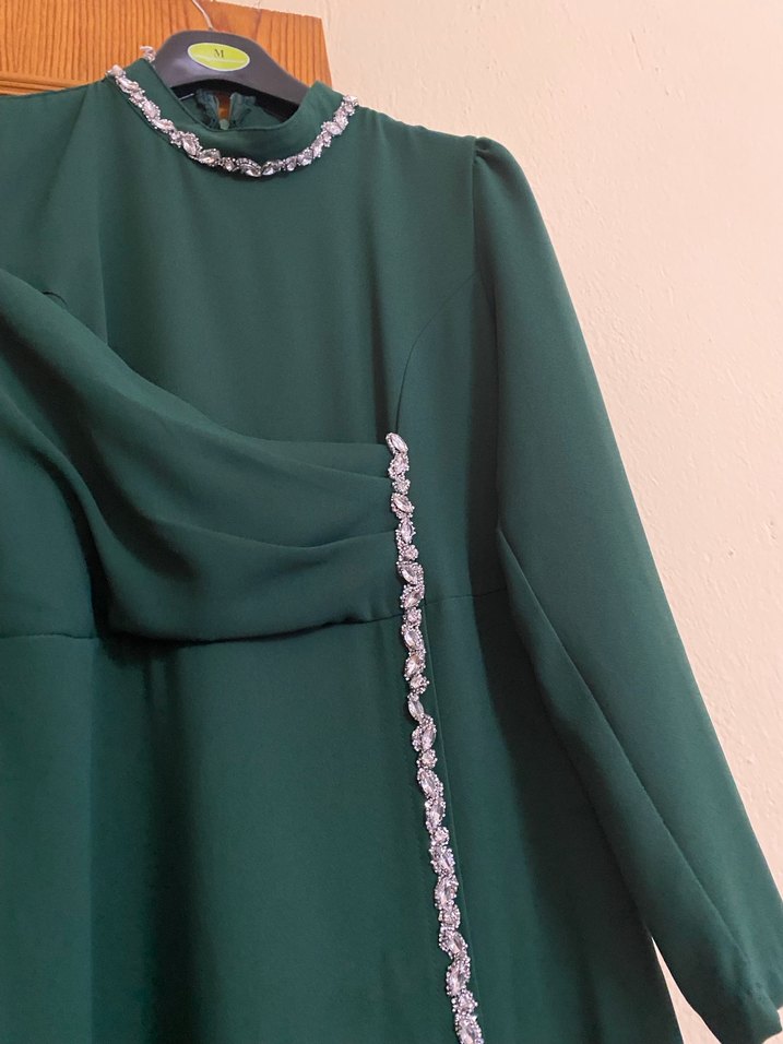 Yeşil Uzun Kollu İşlemeli Uzun Elbise - Görsel 3