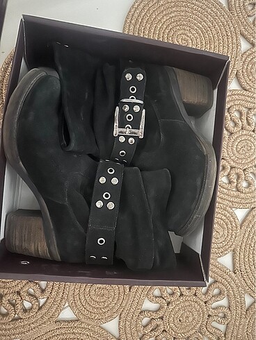 Süet zımbalı bot - Görsel 5