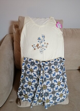 Şortlu pijama takımı