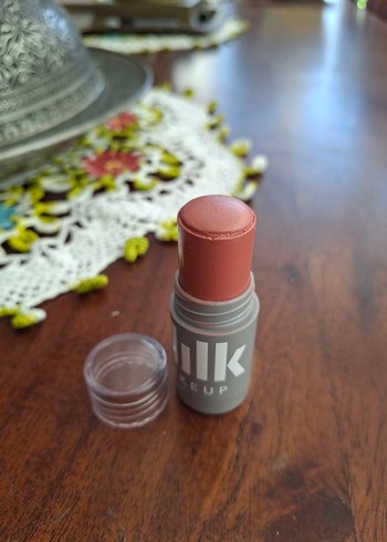  Milk Makeup Milk Makeup Allık Stick