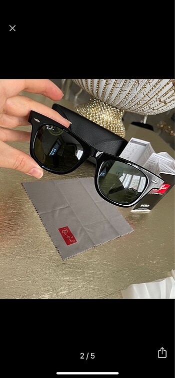 Ray-Ban güneş gözlüğü