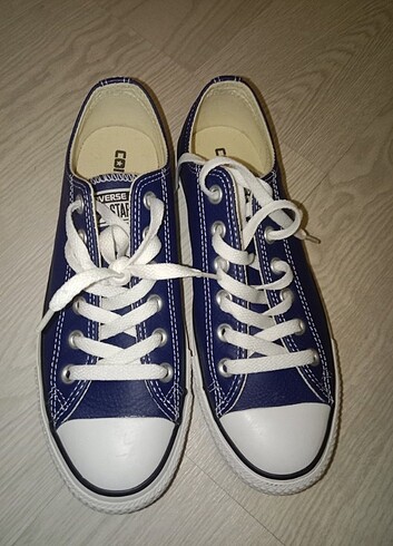 deri Converse 