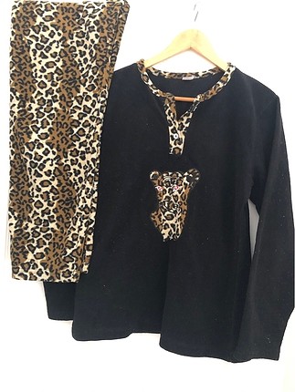 Leopar desenli pijama takımı