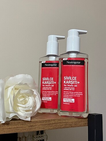 Neutrogena Neutrogena yüz temizleme jeli