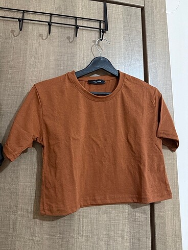 Crop tişört