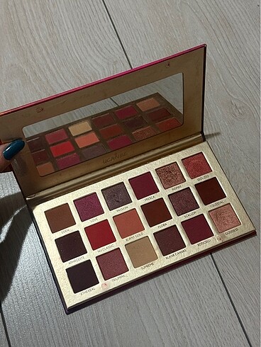 Diğer Ucanbe makeup far paleti
