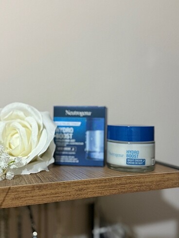 Neutrogena hydro boost gece kremi