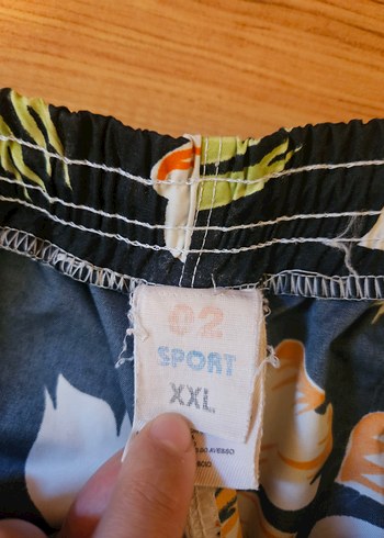 Çiçek Desenli Bol Kesim Erkek Mayo Şortu - Görsel 3